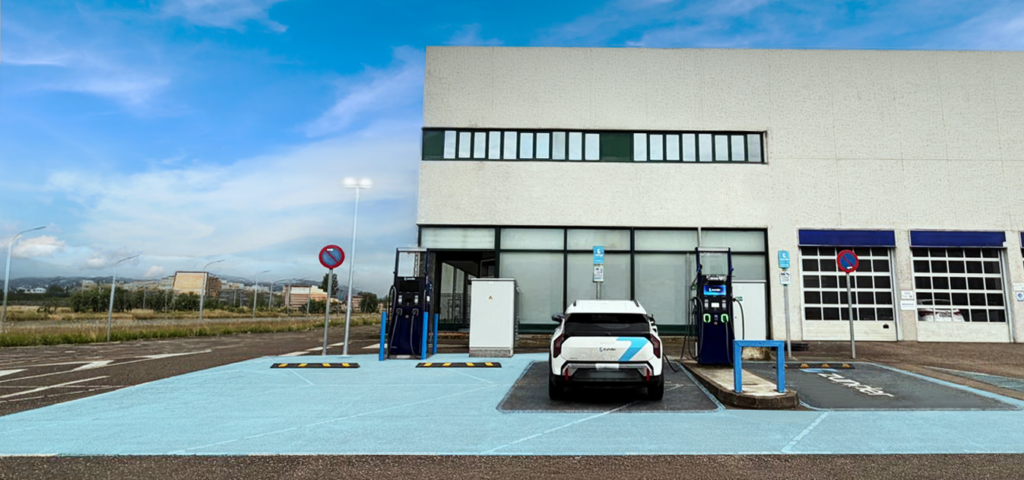 Estación de Carga Ultrarrápida de Zunder en Los Corrales del Buelna