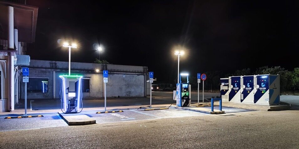 Estación de Carga Ultra-rápida Zunder en Castillejo de Iniesta (Cuenca)