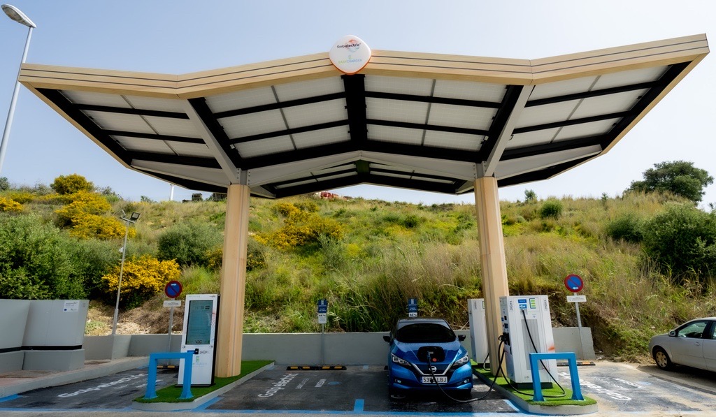 Imagen de la Estación de Carga Fotovoltaica de EasyCharger en Estepona