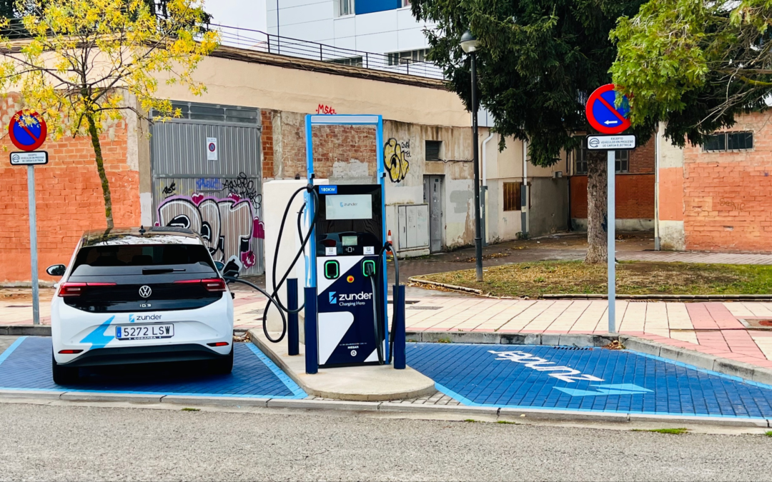 Estaciones Urbanas de carga Ultra-rápida de Zunder en Burgos.