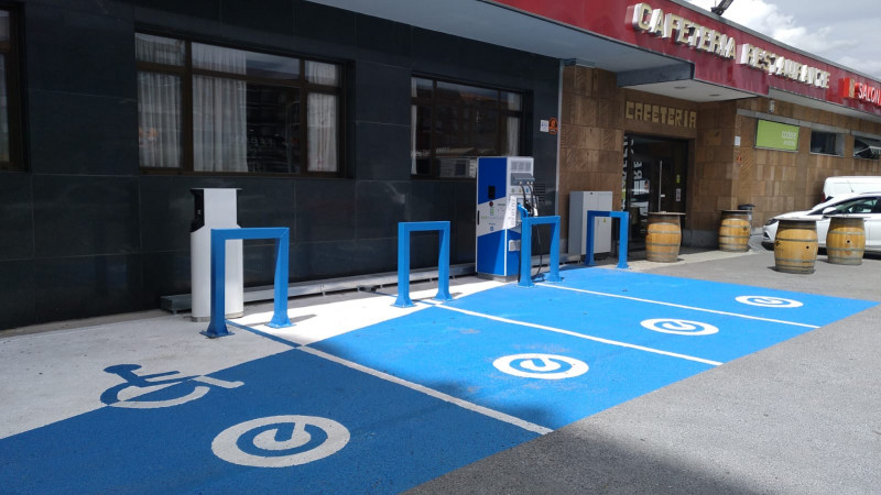 Instalar punto de carga para vehículos eléctricos en restaurante