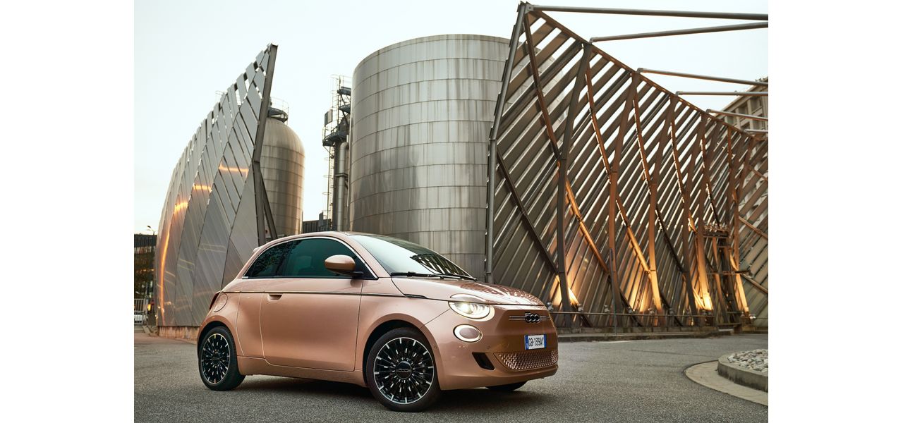 El Fiat 500e es un vehículo eléctrico ideal para el entorno urbano