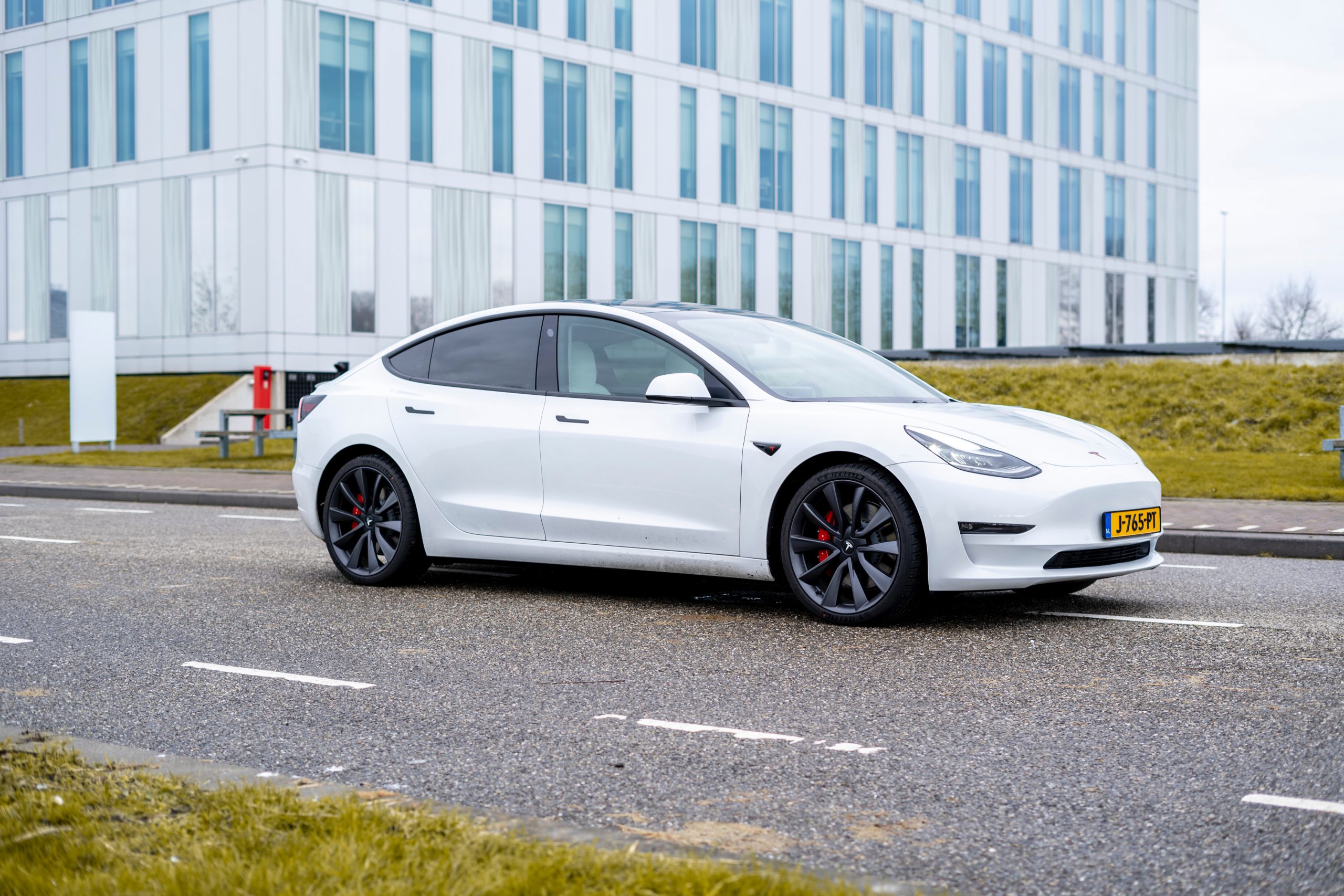 El Tesla Model 3 lidera el ránking de ventas de vehículos eléctricos