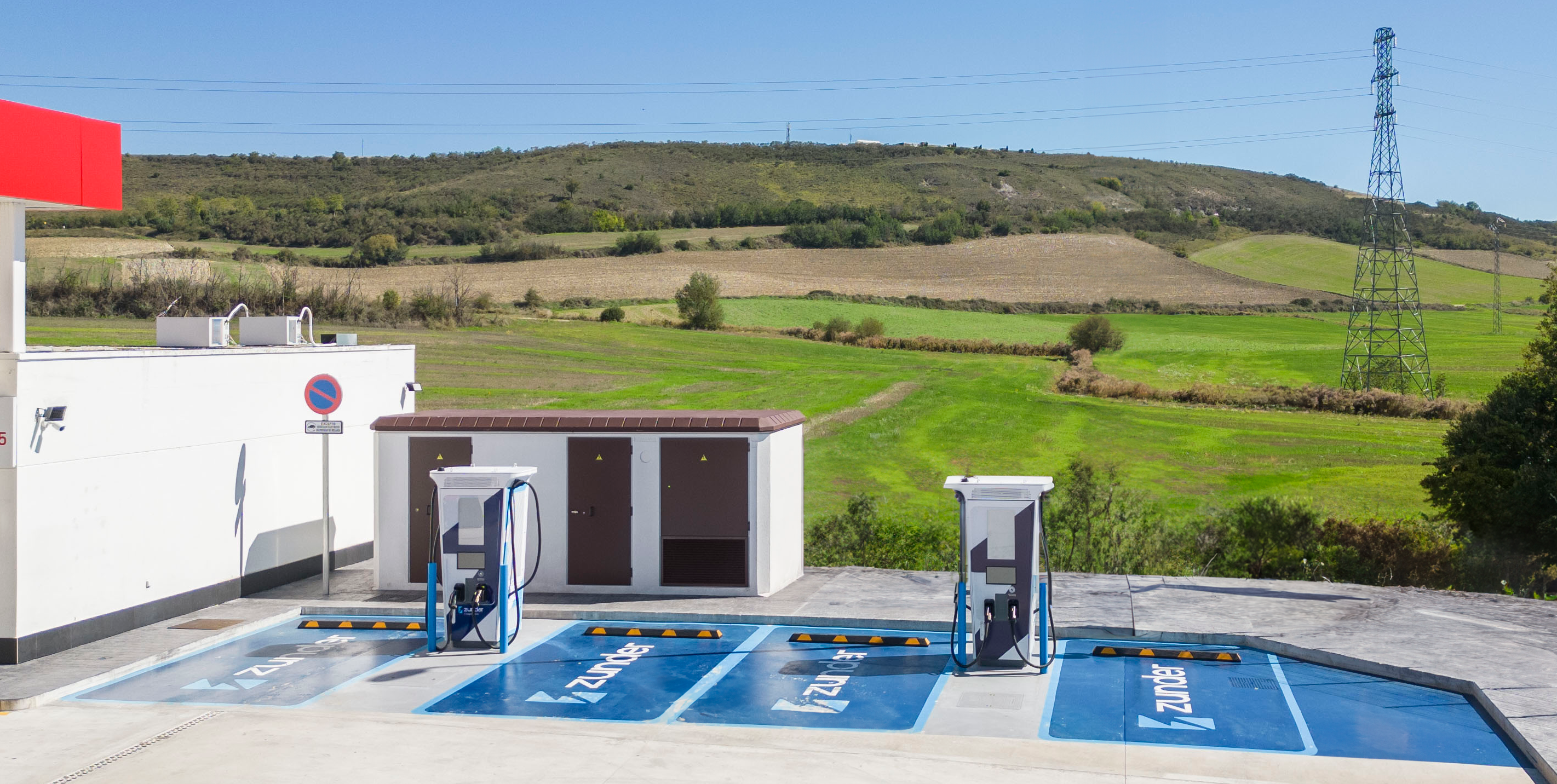 Zunder Charging Station in Mutilva (heading towards France)