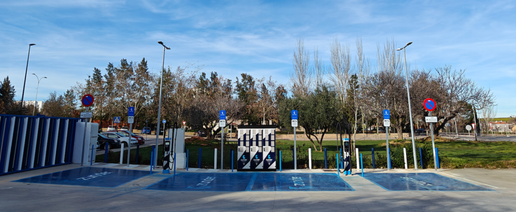 Estación de Carga Ultra-rápida de Zunder en Cáceres