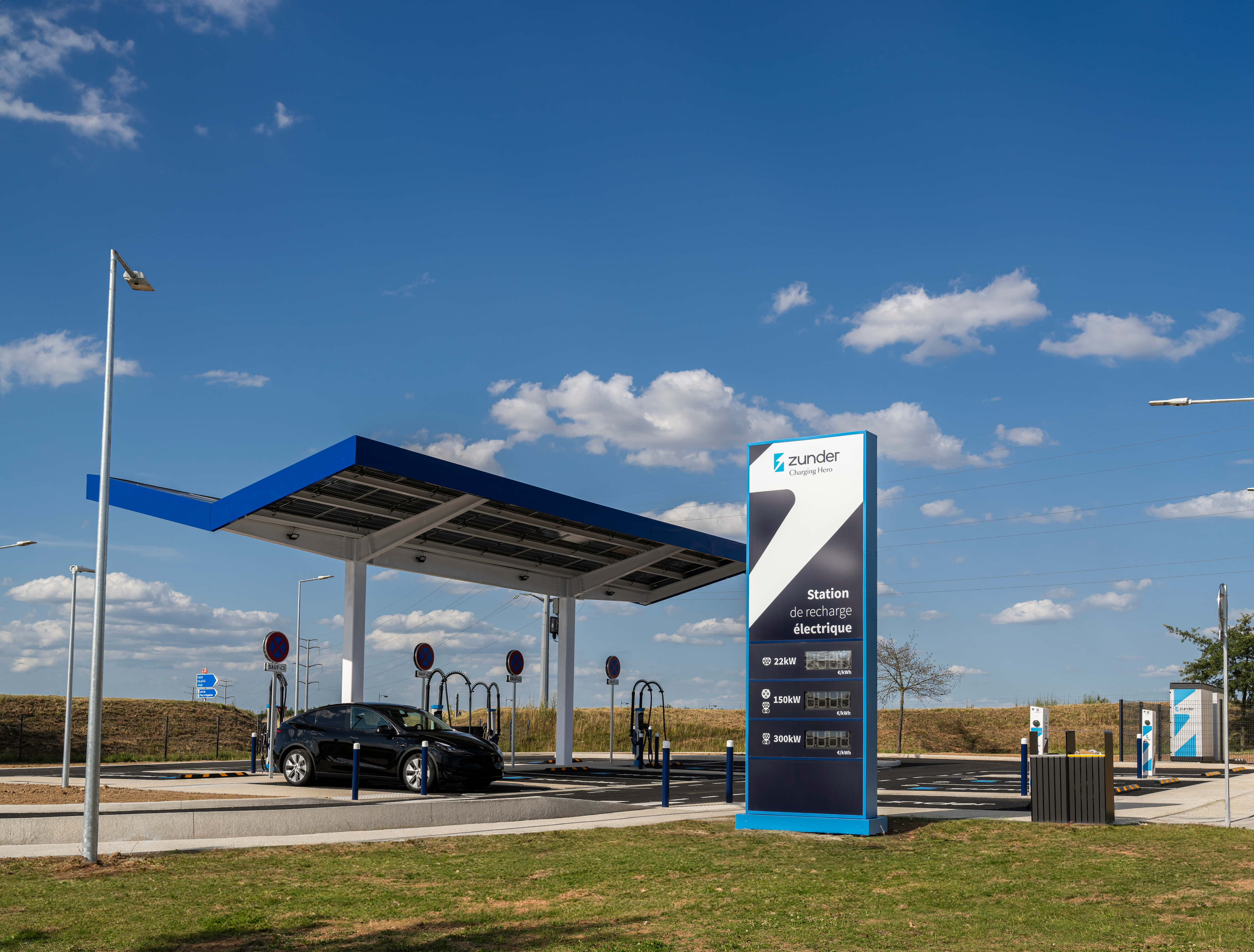 Zunder et VINCI Autoroutes ouvriront trois nouvelles stations de recharge ultra-rapide