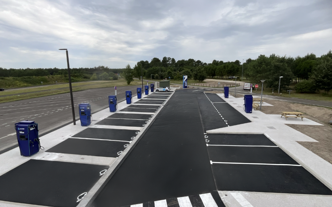 Station de recharge Zunder sur l’aire de l’Océan Ouest