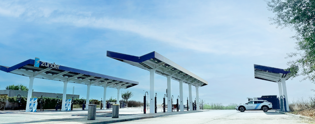 Station de recharge ultra-rapide Zunder sur l’aire du Val de Cher