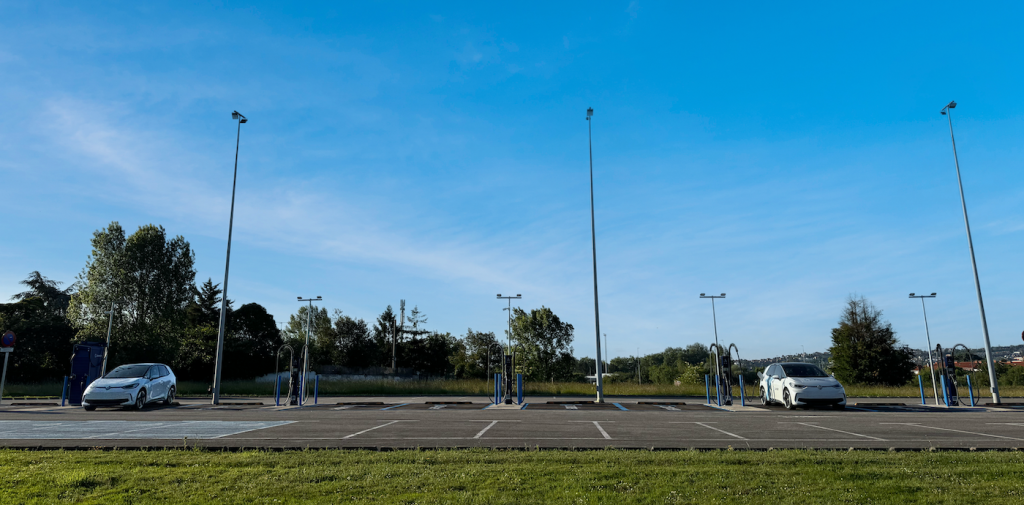 Estación de Carga Ultrarrápida de Zunder en EPI Gijón