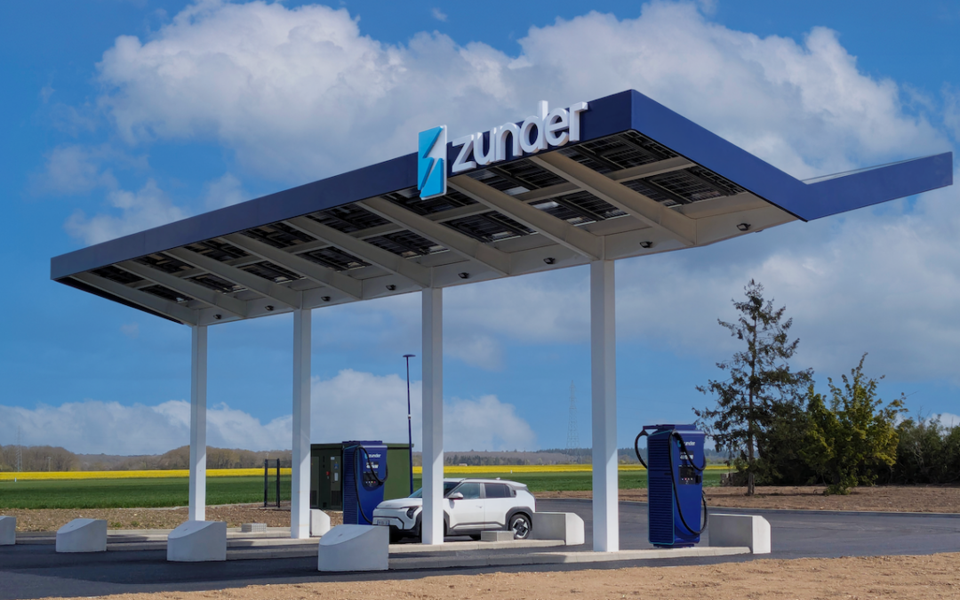 Station de recharge ultra-rapide Zunder pour véhicules légers et poids lourds à Nonancourt (Eure)