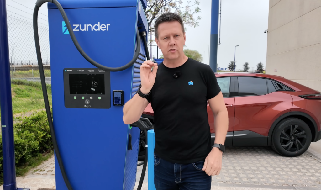 Toyota C-HR+ cargando en Zunder