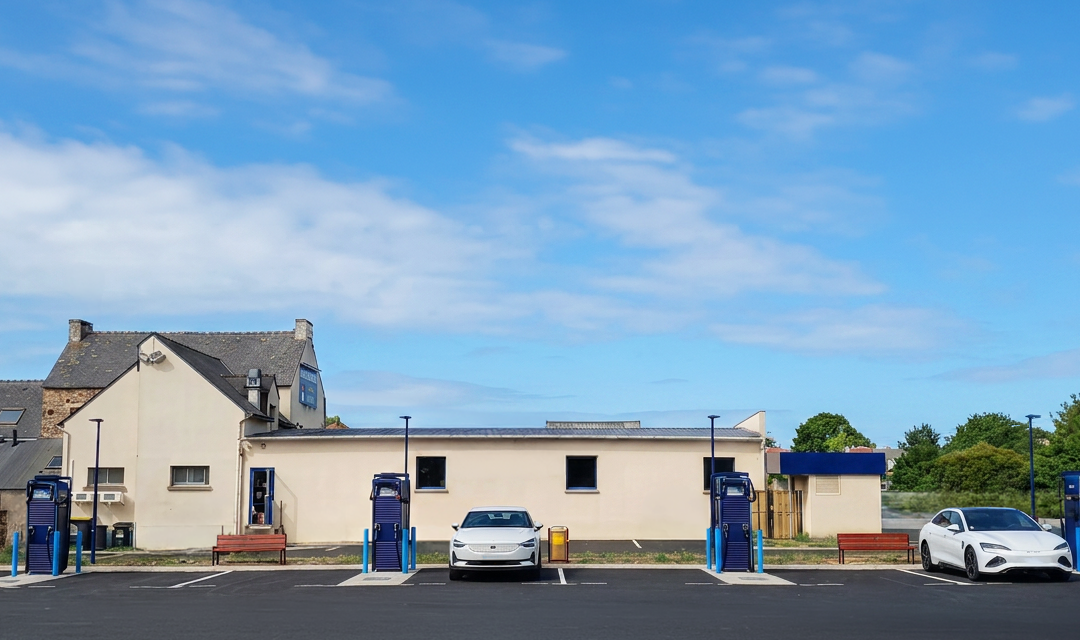 Station de recharge ultra-rapide Zunder à Landaul (Morbihan)