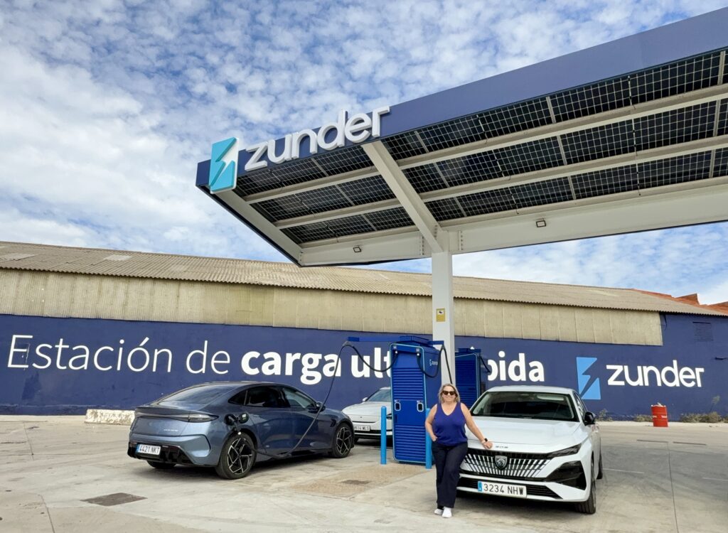 Estación de Carga Ultrarrápida de Zunder en la Bañeza, en la ruta a Finisterre